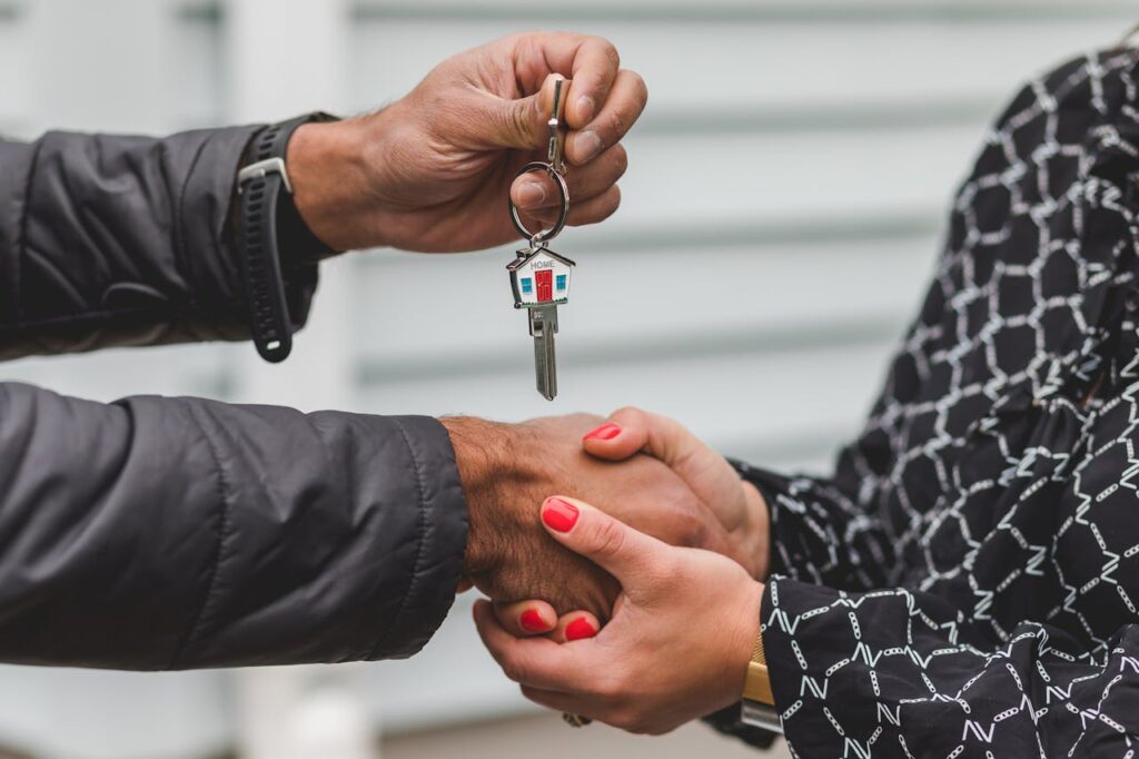 Hoe verkoop je een woning zonder een veelvragende makelaar in te schakelen?